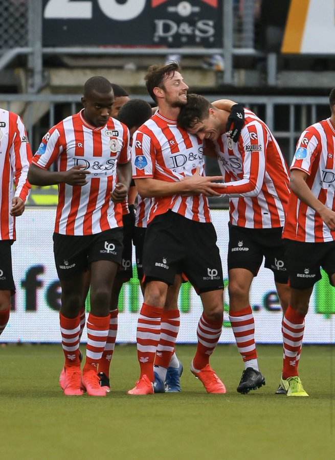 在攻防两端 在攻防两端