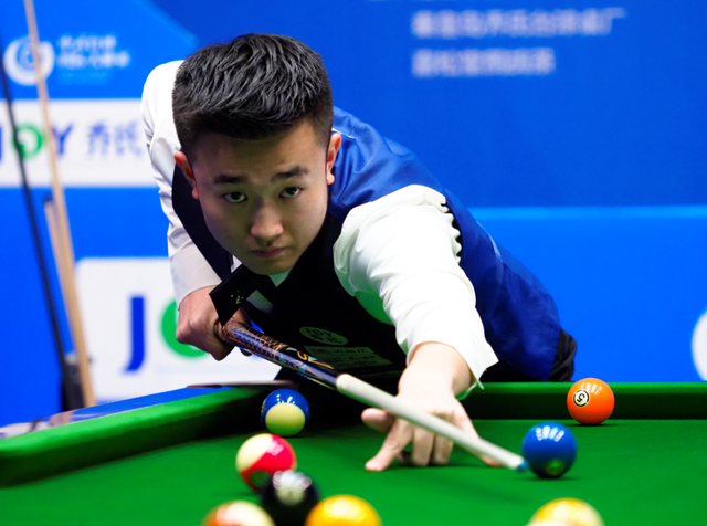 比赛中邹德 比赛中邹德