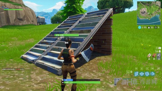 一个以犀利 一个以犀利